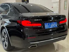 2023 BMW 5 Series 530Li Leading Luxury Package, чёрный — фото 19