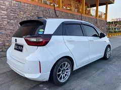 2021 Honda Fit 1.5L CVT, белый — фото 6