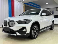 2021 BMW X1 sDrive20Li Exclusive, белый — фото 1