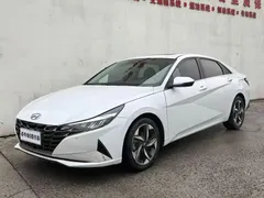 2023 Hyundai Elantra 1.5L CVT LUX Premium, белый — фото 1