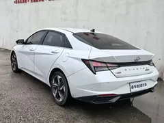 2023 Hyundai Elantra 1.5L CVT LUX Premium, белый — фото 7