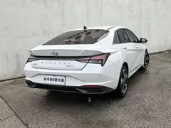 2023 Hyundai Elantra 1.5L CVT LUX Premium, белый — фото 9