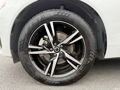 2022 Volvo XC60 B5 4WD Zhiyuan Sport, белый — фото 9