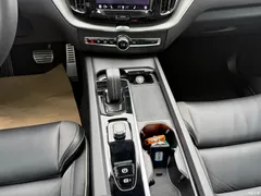 2022 Volvo XC60 B5 4WD Zhiyuan Sport, белый — фото 10