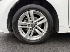 2022 Toyota Levin Hybrid 1.8H E-CVT Luxury, белый — фото 10