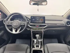 2021 Kia K3 1.5L CVT Fashion — фото 15