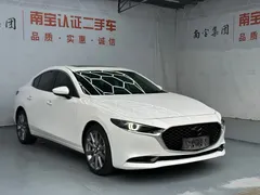 2021 Mazda 3 2.0L AT, белый — фото 2