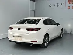 2021 Mazda 3 2.0L AT, белый — фото 13