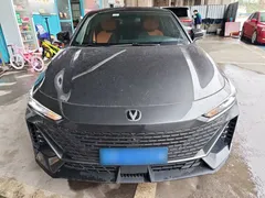 2022 Changan UNI-V 1.5T Premium — фото 3