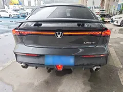 2022 Changan UNI-V 1.5T Premium — фото 4