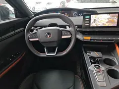 2022 Changan UNI-V 1.5T Premium — фото 7