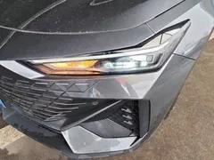 2022 Changan UNI-V 1.5T Premium — фото 18