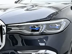 2022 BMW X7 xDrive40i Exclusive M Sports Package, чёрный — фото 9