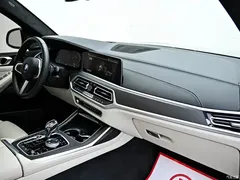 2022 BMW X7 xDrive40i Exclusive M Sports Package, чёрный — фото 16