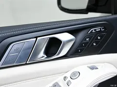 2022 BMW X7 xDrive40i Exclusive M Sports Package, чёрный — фото 24