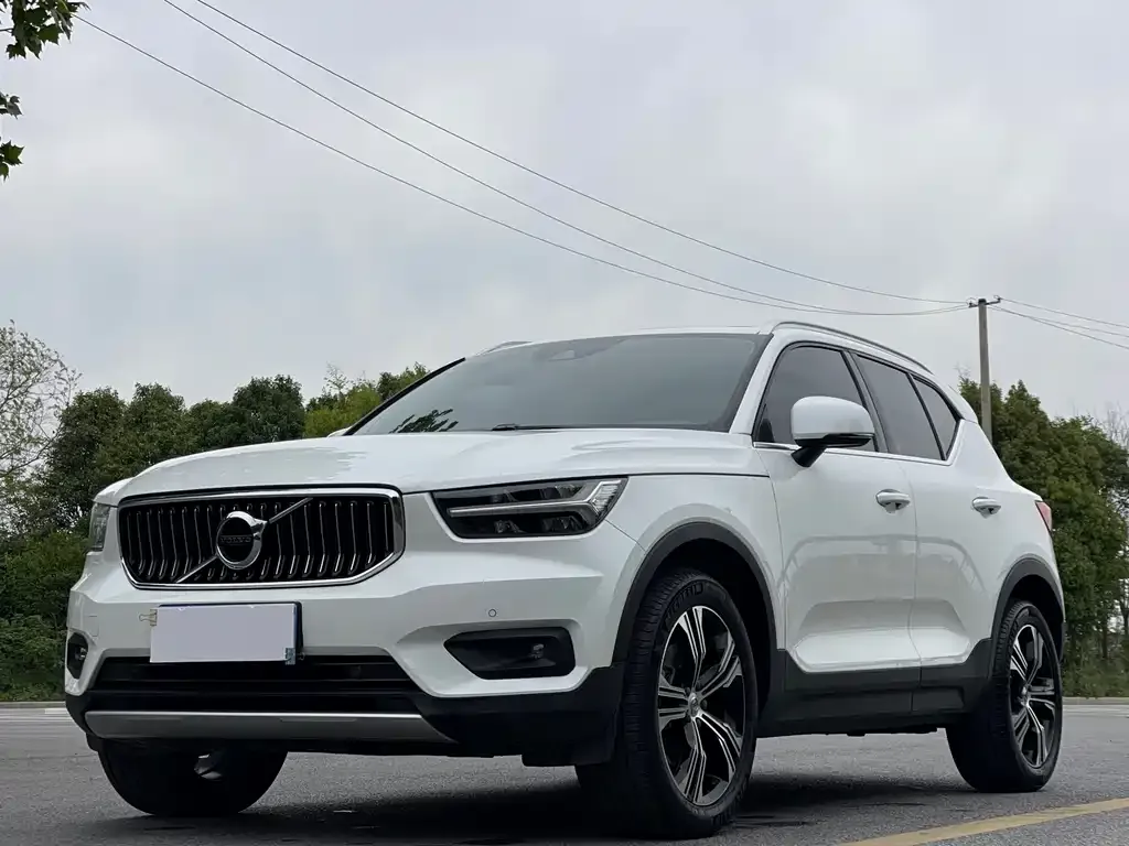 2021 Volvo XC40 4WD Sport