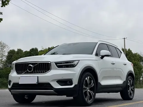 2021 Volvo XC40 4WD Sport