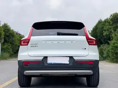 2021 Volvo XC40 4WD Sport, белый — фото 6