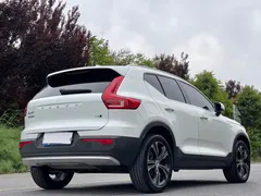 2021 Volvo XC40 4WD Sport, белый — фото 7