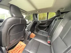2021 Volvo XC40 4WD Sport, белый — фото 9