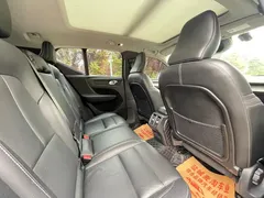 2021 Volvo XC40 4WD Sport, белый — фото 11