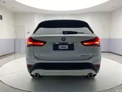 2021 BMW X1 sDrive20Li Fashion, белый — фото 6