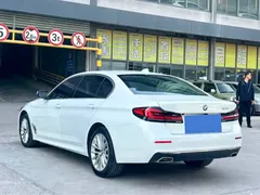 2022 BMW 5 Series 525Li, белый — фото 9