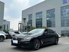 2022 BMW 5 Series 525Li M Sport Package, чёрный — фото 1