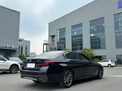 2022 BMW 5 Series 525Li M Sport Package, чёрный — фото 6
