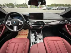 2022 BMW 5 Series 525Li M Sport Package, чёрный — фото 9