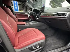 2022 BMW 5 Series 525Li M Sport Package, чёрный — фото 10