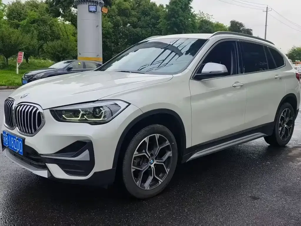 2022 BMW X1