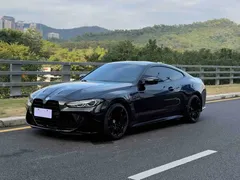 2021 BMW M4 2-Door Coupe, чёрный — фото 1