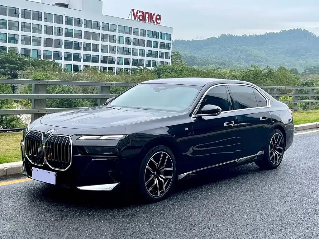 2023 BMW 7 Series 735Li M Sport Package