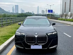 2023 BMW 7 Series 735Li M Sport Package, чёрный — фото 2