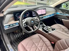 2023 BMW 7 Series 735Li M Sport Package, чёрный — фото 9