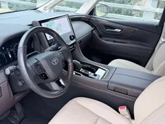2024 Toyota Alphard Hybrid 2.5L Premium, белый — фото 10