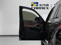 2022 BMW X7 xDrive40i, чёрный — фото 5