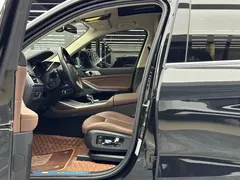 2022 BMW X7 xDrive40i, чёрный — фото 6
