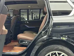 2022 BMW X7 xDrive40i, чёрный — фото 7