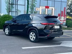 2022 Toyota Highlander Hybrid 2.5L 4WD Elite 7-seat, чёрный — фото 3