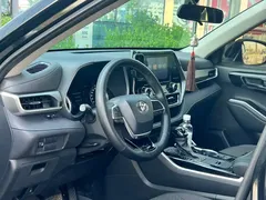2022 Toyota Highlander Hybrid 2.5L 4WD Elite 7-seat, чёрный — фото 6