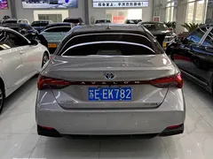 2019 Toyota Avalon Hybrid 2.5L Luxury V — фото 8