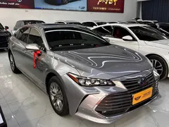 2019 Toyota Avalon Hybrid 2.5L Luxury V — фото 10