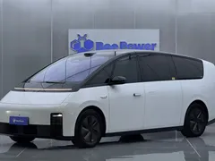 2025 Li Auto MEGA Ultra Smart Refresh, белый — фото 1