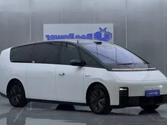 2025 Li Auto MEGA Ultra Smart Refresh, белый — фото 3