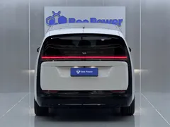 2025 Li Auto MEGA Ultra Smart Refresh, белый — фото 7