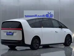 2025 Li Auto MEGA Ultra Smart Refresh, белый — фото 8