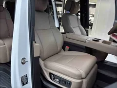 2025 Li Auto MEGA Ultra Smart Refresh, белый — фото 18
