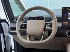 2025 Li Auto MEGA Ultra Smart Refresh, белый — фото 21